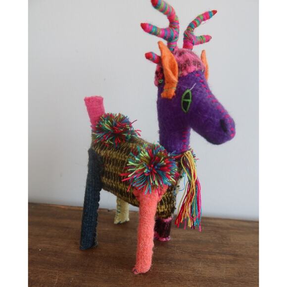 Mexican Native Folk Art Wool Holiday Reindeer Hand Woven Wool Felt Embroidered - Picture 1 of 2